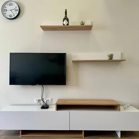 Hardin's Apartment Tirana